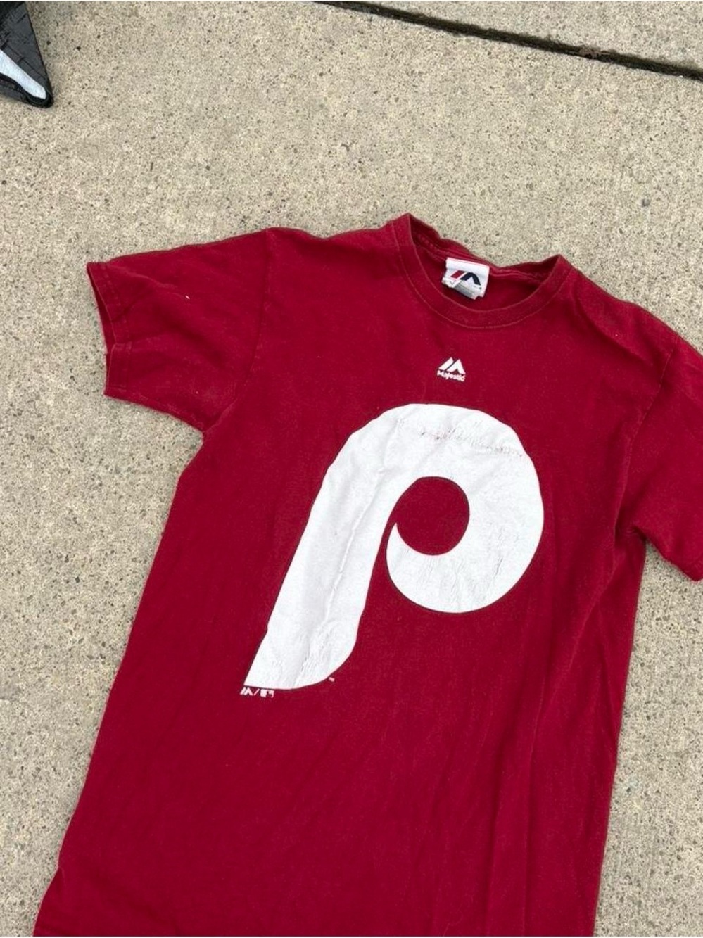 Majestic Men's Red T-Shirt with White Phillies 'P' Logo